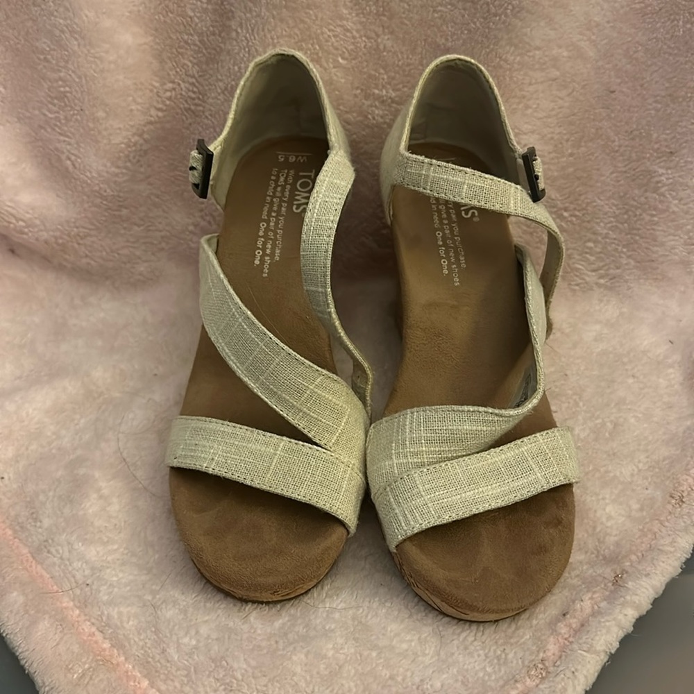 Toms wedges